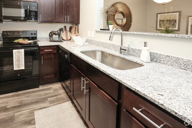 2BR, 2BA - 1,042 SF - Preakness - Kitchen