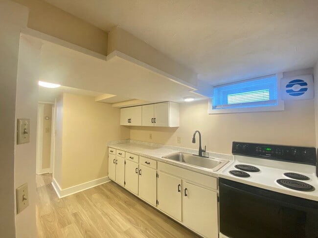 Photo - 16 Linwood St Unit A