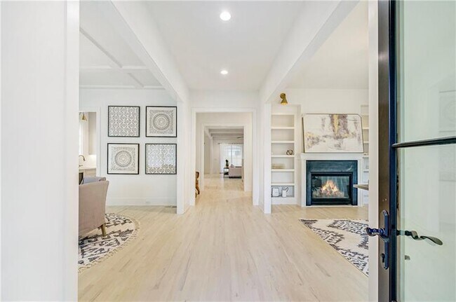 Photo - 538 Park Dr NE