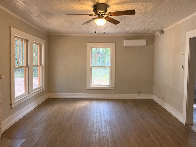 1422 Gillespie Ave