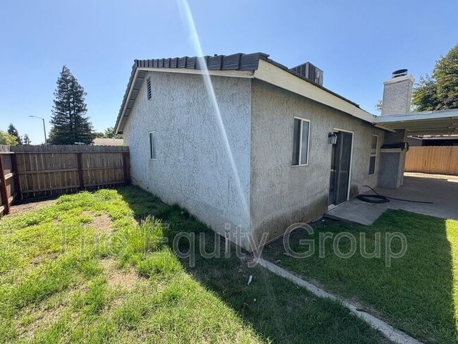 Photo - 2210 W Buena Vista Ave