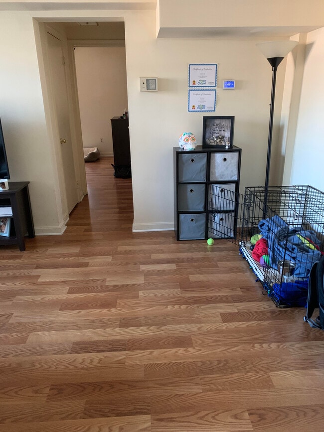 Living room - 1735 N Rhodes St Unit 237