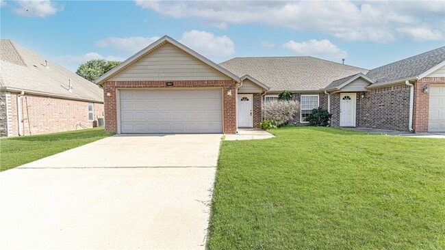 Building Photo - 261 Copper Oaks Dr