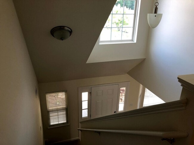 Photo - 3 bed 2.5 bath Spacious Home in Azalea Lakes