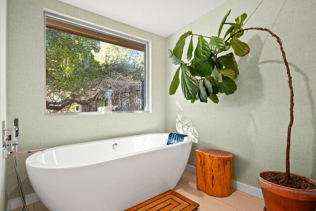 Photo - 14313 Geronimo St