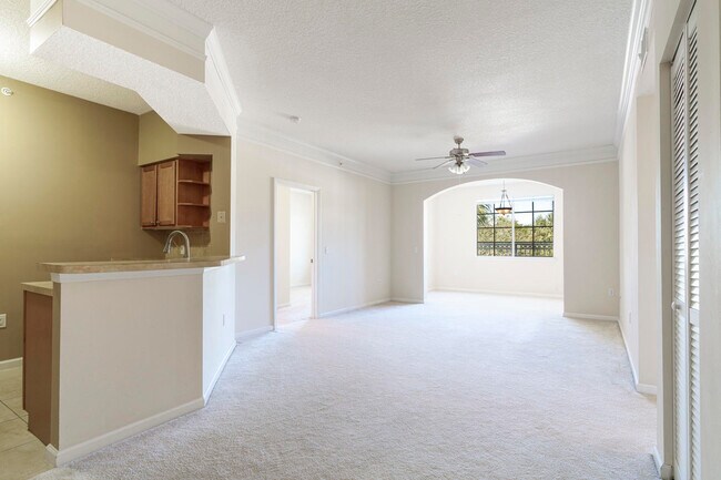 Photo - 1201 Myrtlewood Cir E