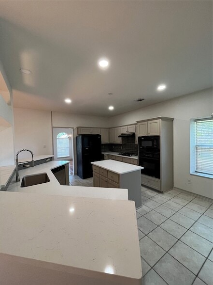 Photo - 1200 Oakley Dr