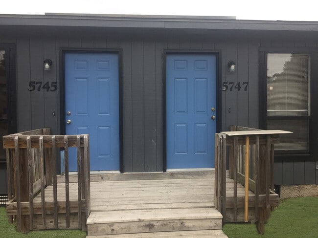 Photo - 5747 Aftonshire Dr