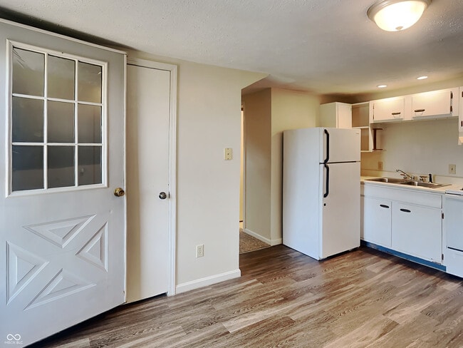 Photo - 4 W Main St Casa