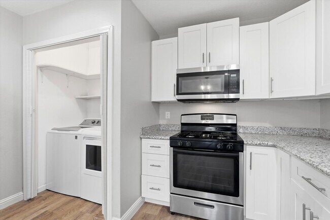 Photo - 8902 Courtney Dr