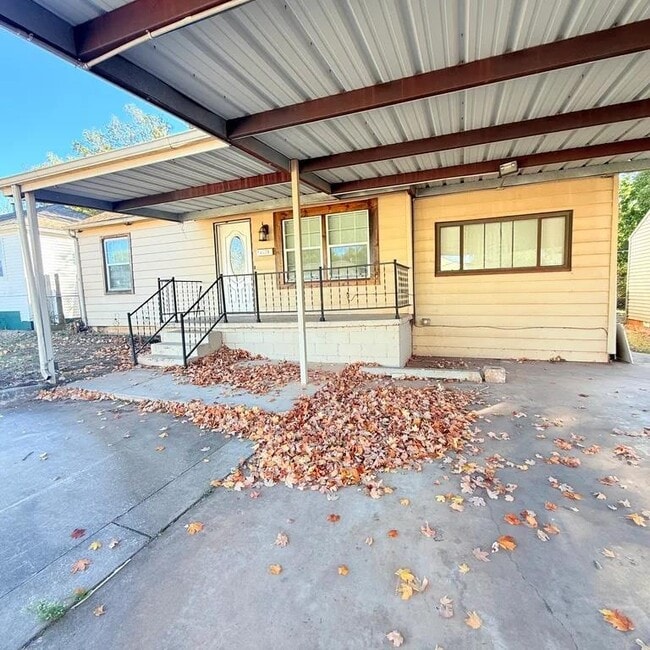 Building Photo - 4004 SE 25th St