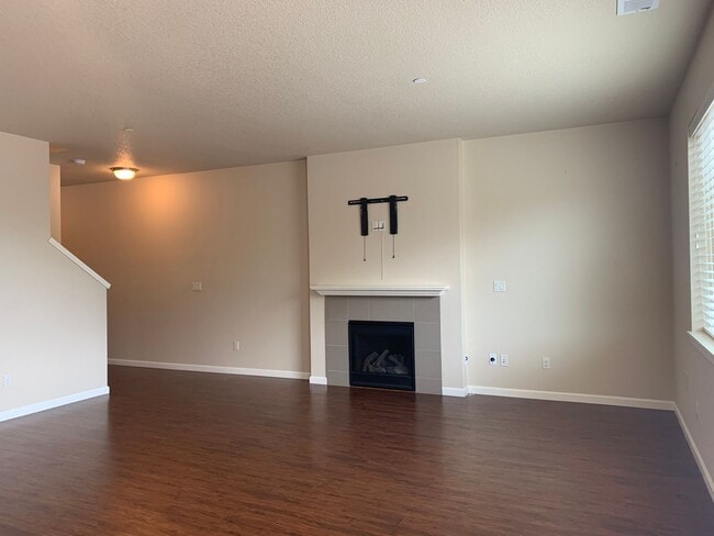 Photo - Beautiful Craftsman Style Home! 2 Car Garage! Gas Fireplace and Granite Counter Tops! Attached Ga...