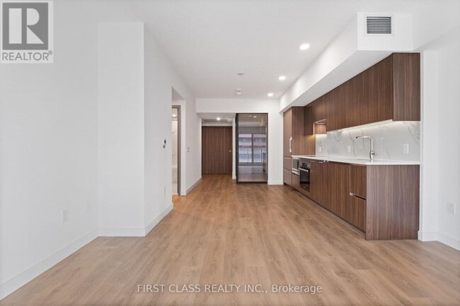 3 Concord Cityplace Wy Unit 728W