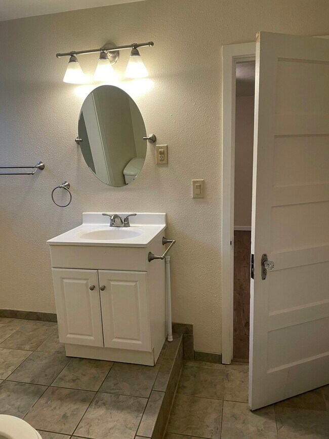 Photo - 254 E 4th Ave