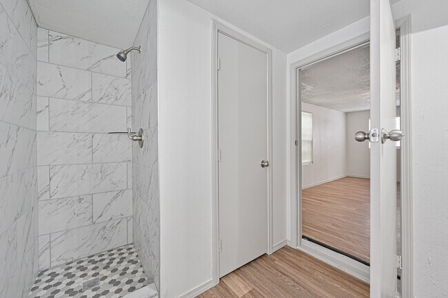 Photo - 2445 SW Binkley St