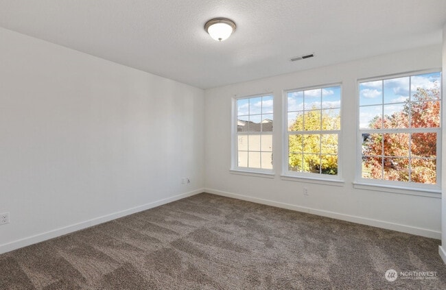 Photo - 7037 NE 55th St