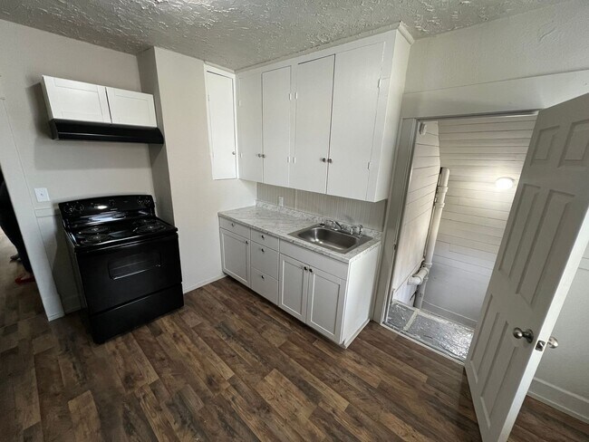 Photo - 1854 W College Ave Unidad #3