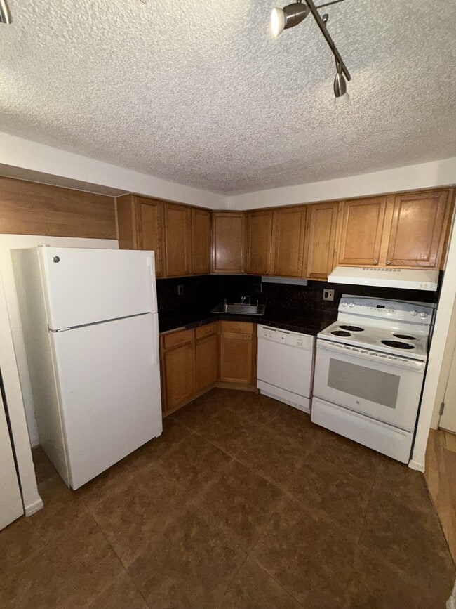 Photo - 8824 E Florida Ave
