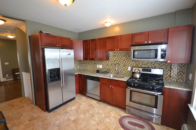 Photo - 105 Radcliffe Ave