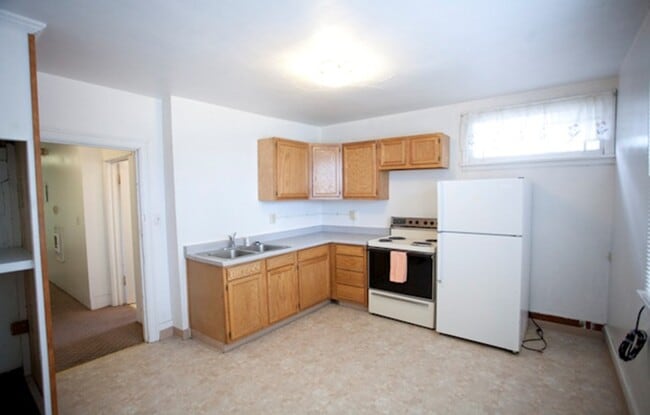 Photo - 805 NE California St