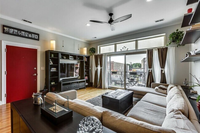 Photo - 2740 W Belmont Ave