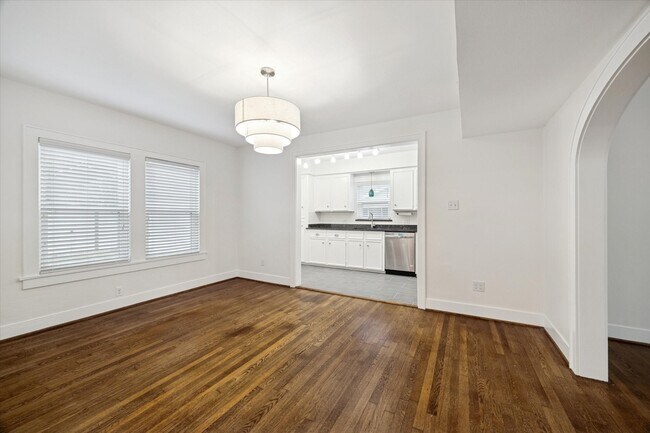 Photo - 1937 W McKinney St