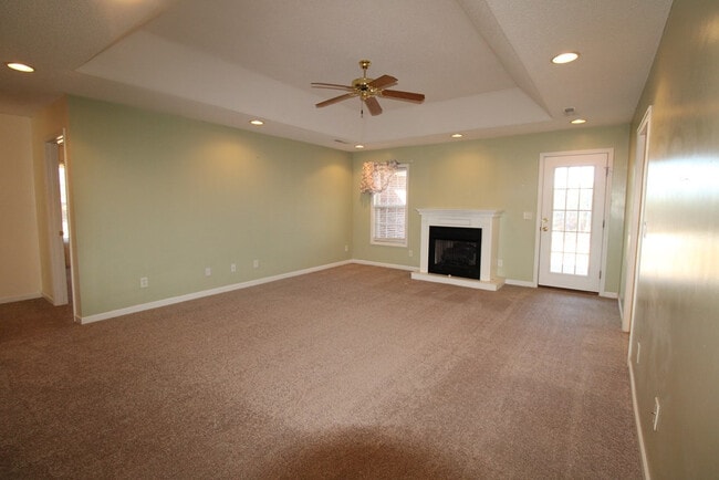 Photo - 305 Trillium Ln
