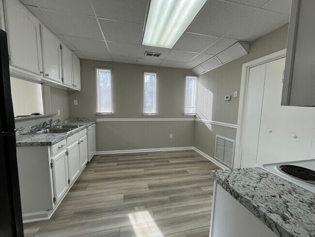 Photo - 142 Goshen Rd Unit 7 Goshen