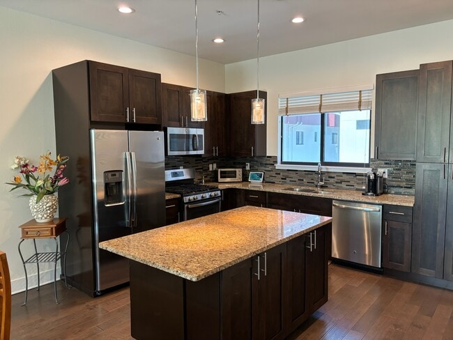 Photo - 130 8th St N