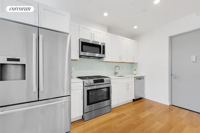 Photo - 21-17 31st Ave