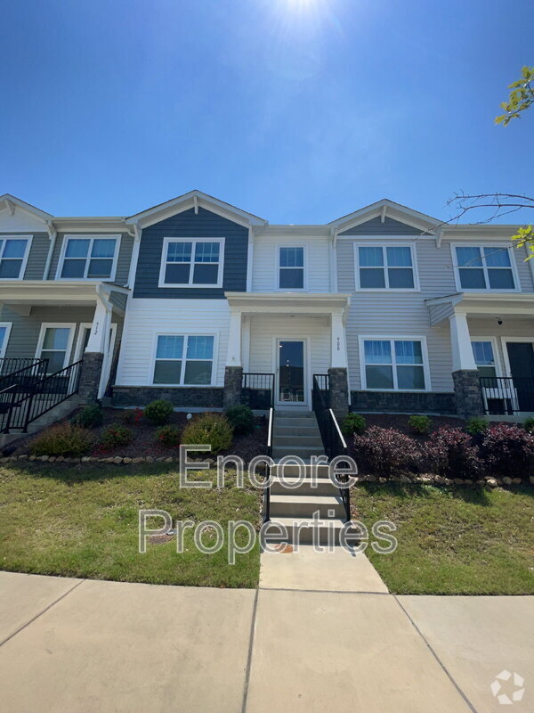 Building Photo - 908 Robbie Jackson Ln Rental