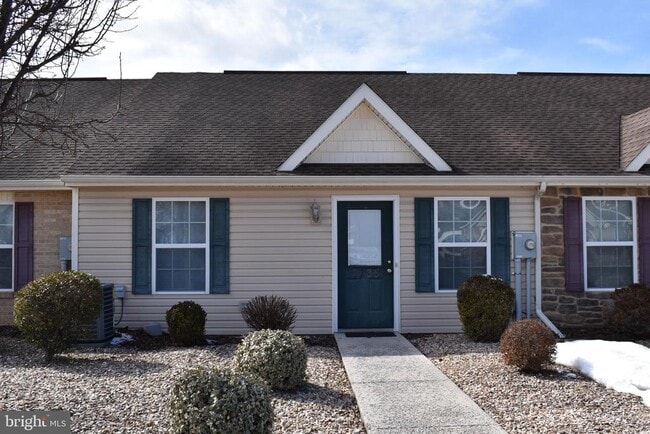 Building Photo - 2735 Roosevelt Dr