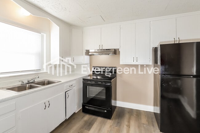 Photo - 6701 Fairway Dr