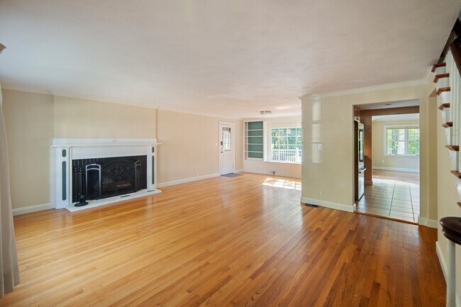 109 Brookside Ave
