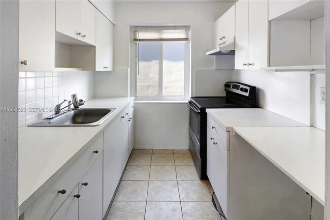 Photo - 8100 Crespi Blvd Unidad 3