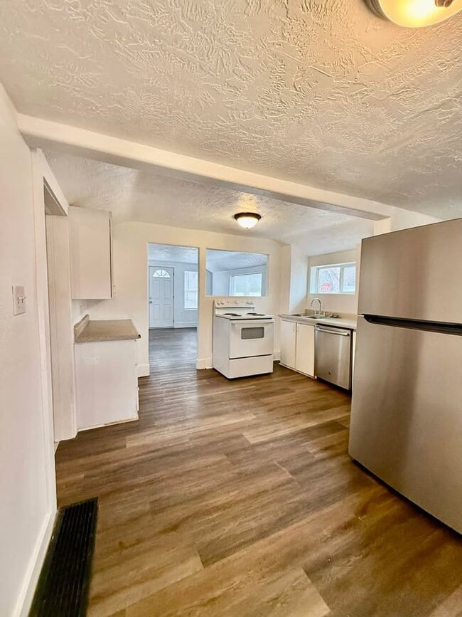 Photo - 624-628 W Benton Unit 624