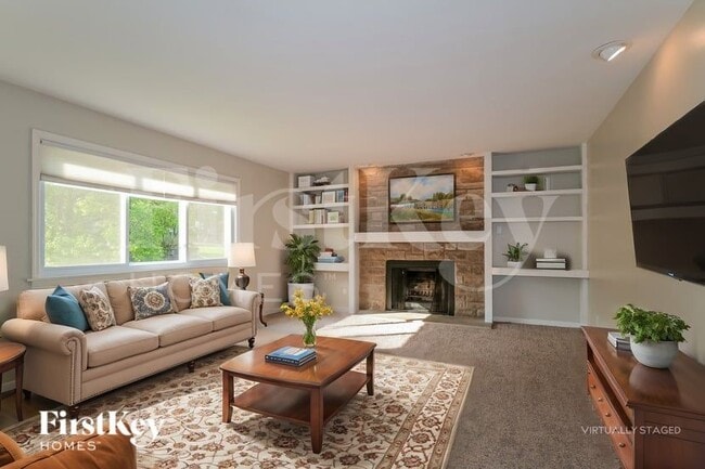 Photo - 611 Lakewood Dr