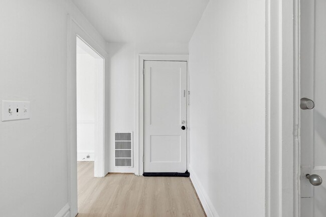 Photo - 1511 Perry St Unit 2