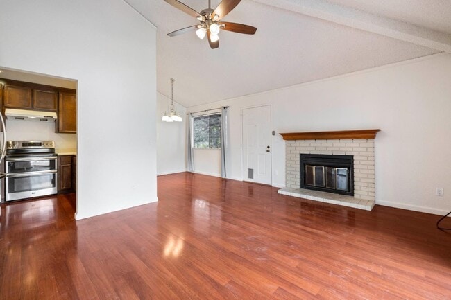 Building Photo - 2008 La Terrace Cir Unit 2008