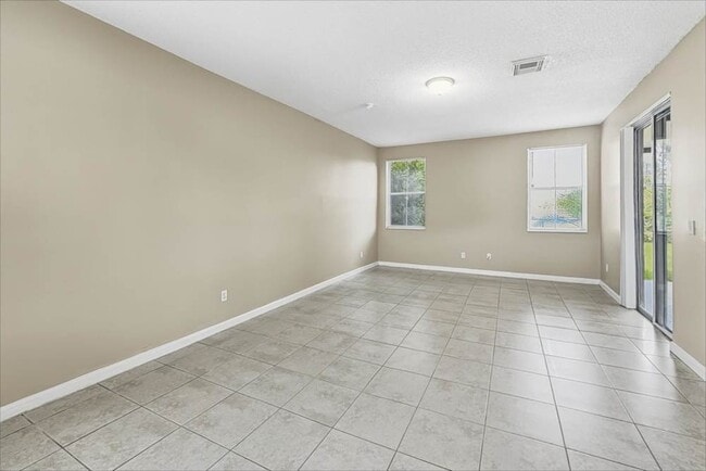 Photo - 1921 NW 184th Way