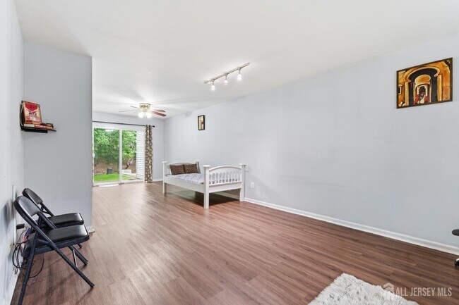 Photo - 2804 Cricket Cir