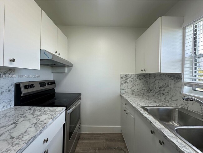 Photo - 5841 SW 36th Ct Unit 206