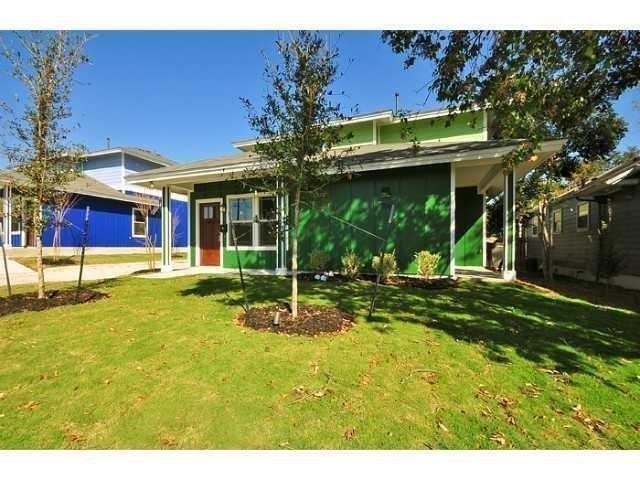 Building Photo - 706 W N Loop Blvd Rental