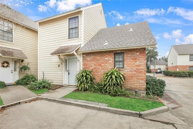 Building Photo - 1500 W Esplanade Ave Unit 43F Rental