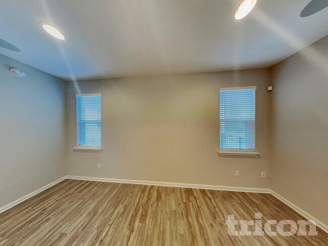 Photo - 2862 Alpin Dr