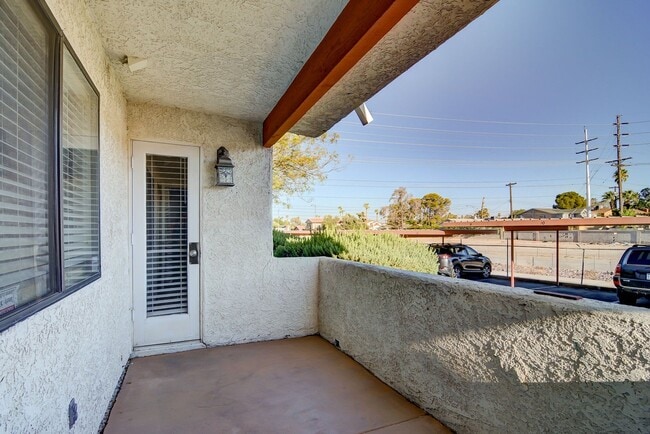 Building Photo - 1701 E Katie Ave