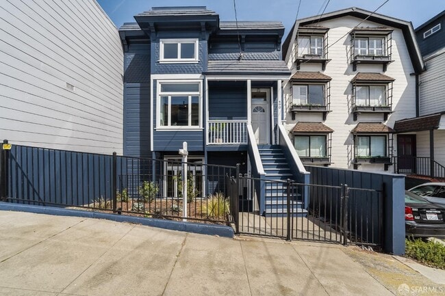 Building Photo - 490 Clipper St