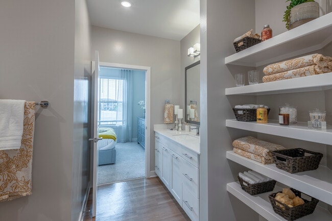 Photo - Lake Linganore Apartments