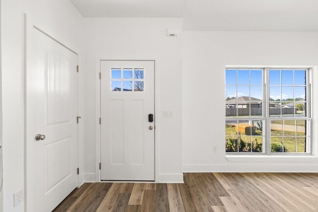 Photo - 140 Kinley Ave