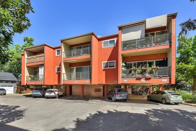 Building Photo - Wonderful newely updated downtown condo